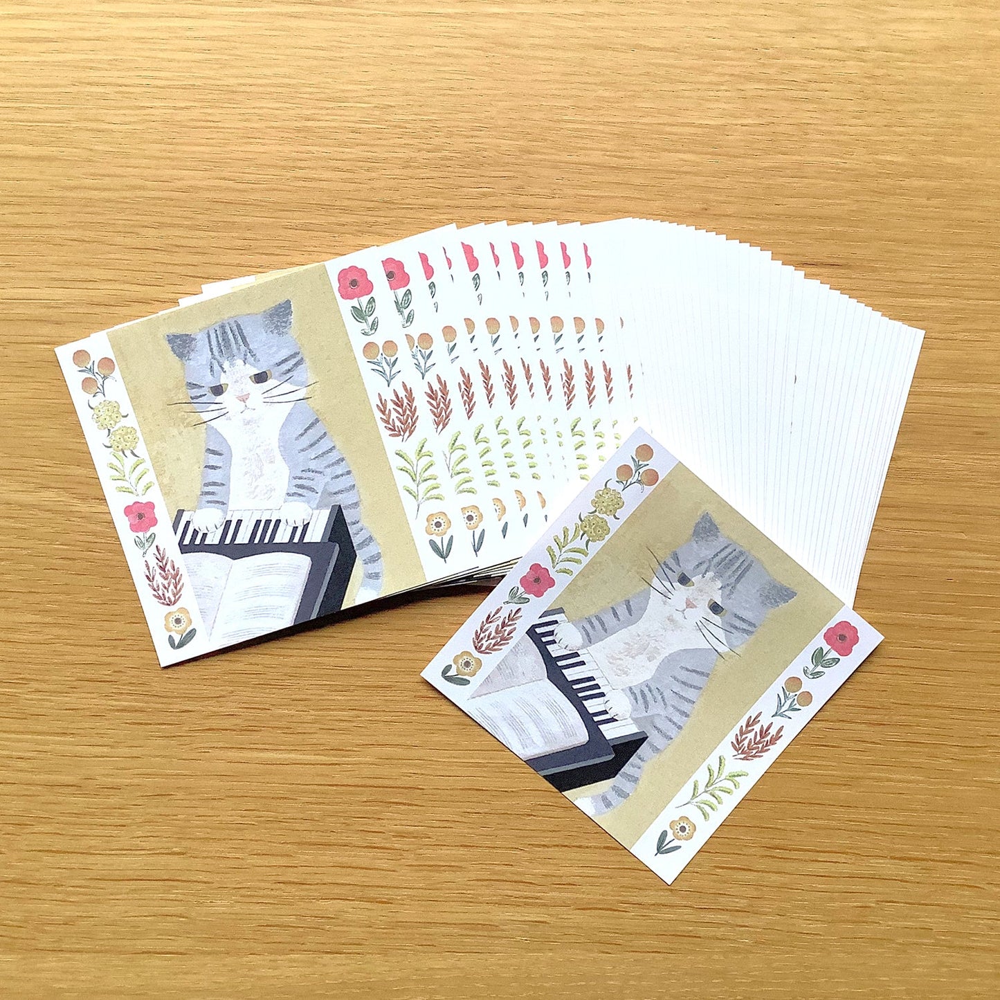 Sabah White Piano (サバ白ピアノ) - 4legs memo paper